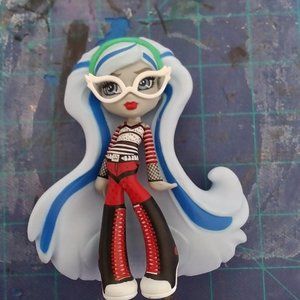 monster high ghoulia vinyl figure